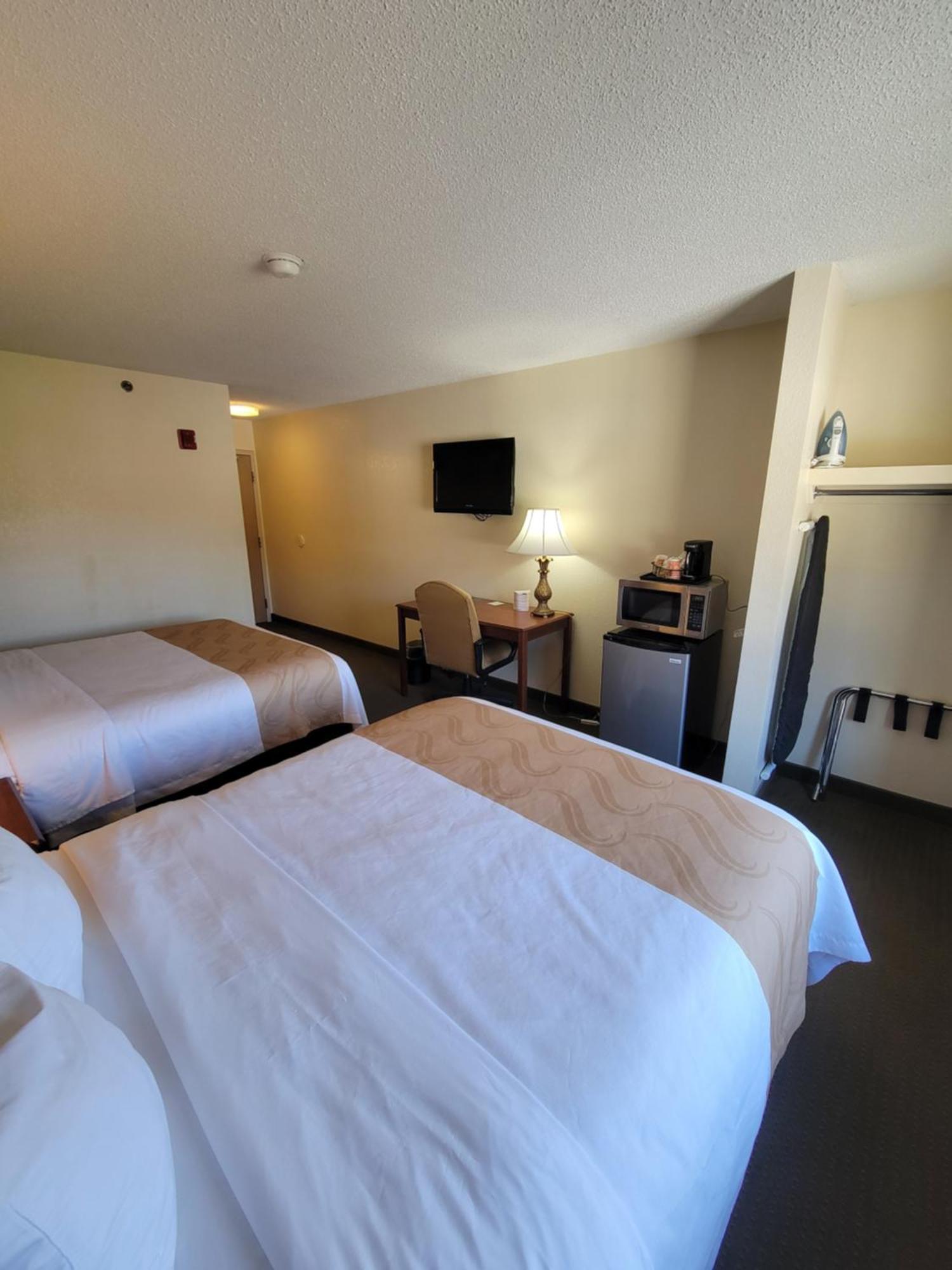 Hotel Quality & Next To Mountain Arts Center